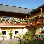 Schmiedbauergut Elixhausen, Mitten In Der Elixhausen