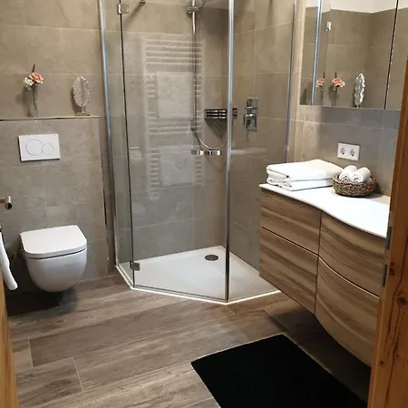 Schmiedbauergut Elixhausen, Mitten In Der Elixhausen